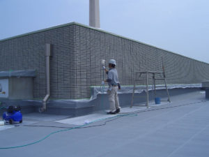下塗り剤塗布後に光触媒塗装 下塗り剤塗布後に光触媒塗装